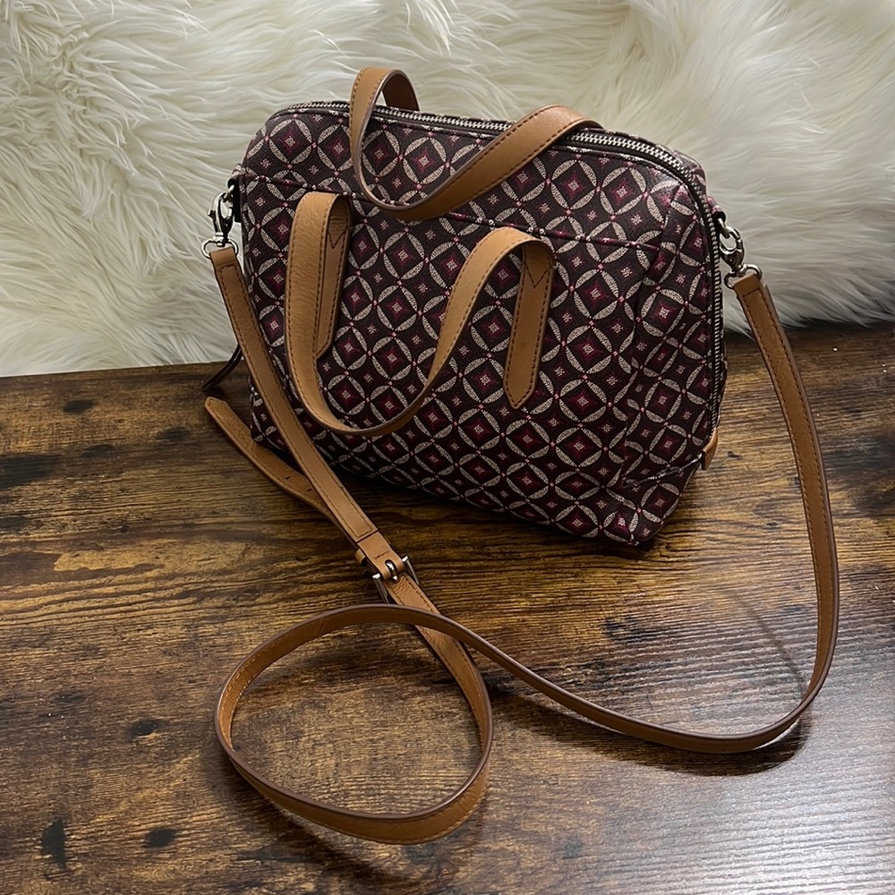Fossil Hailey Faux Leather Circle Print Burgundy Shoulder HandBag Purse …